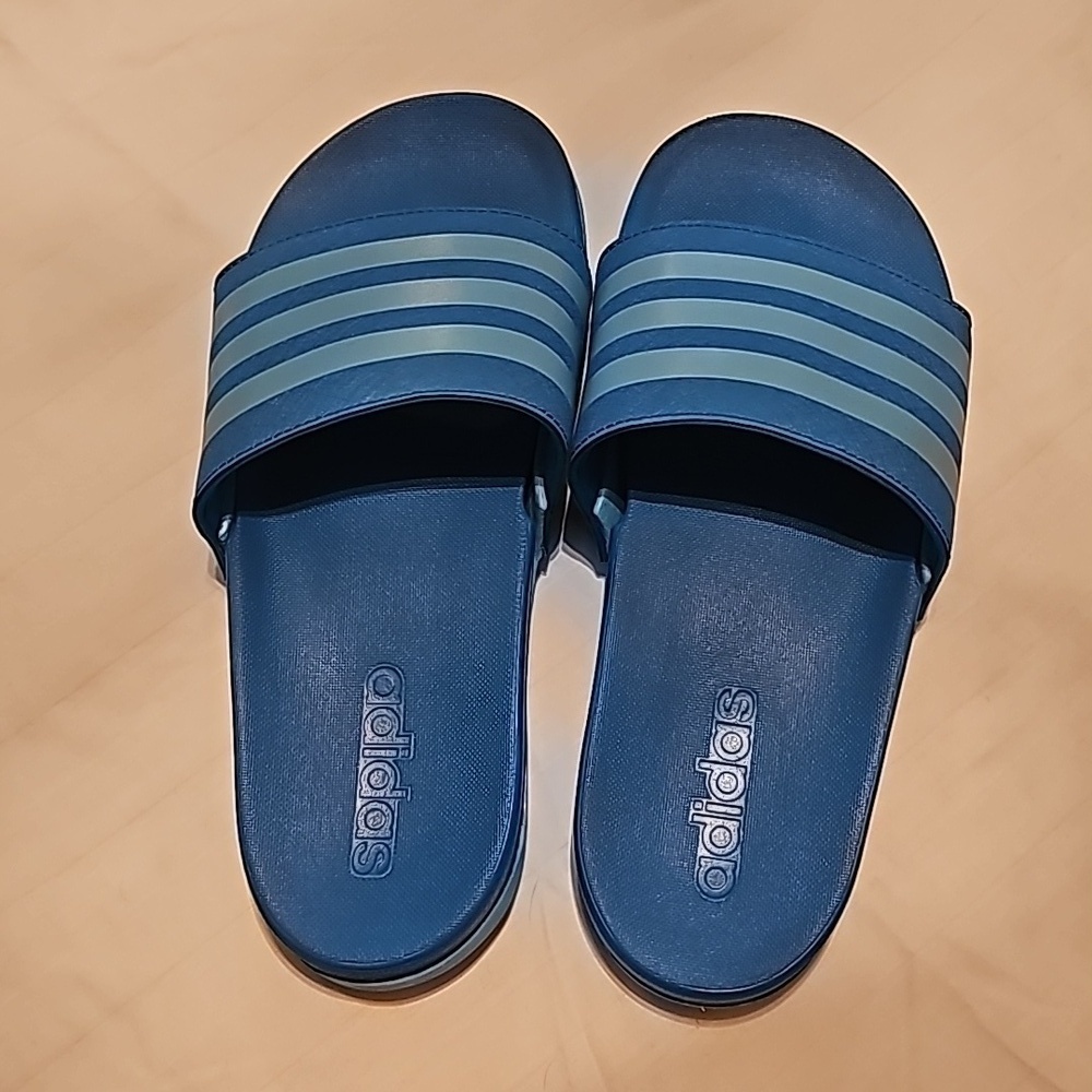 Adidas Adilette Slides size 5 blue - Picture 2 of 4